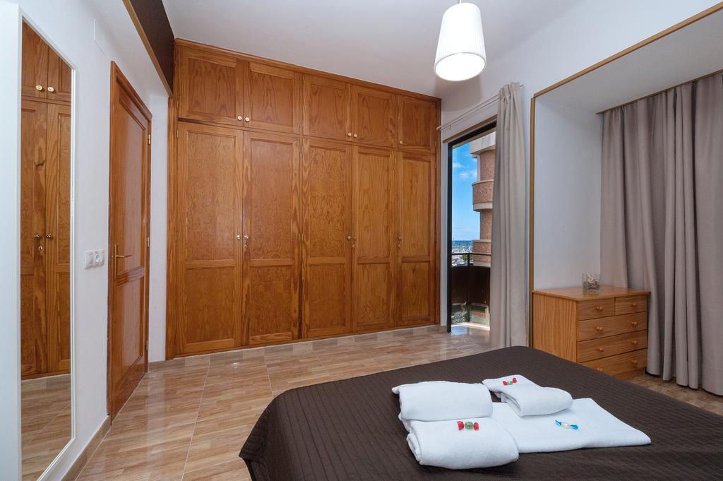 Apartamentos Vacacionales Las Palmas Urban Center Esterno foto